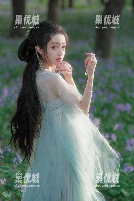 在17吃瓜网站寻找真相，每一条消息都像是密谋的产物，哈哈！
