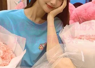 hlw登录界面一瞥，我的天！还有这种瓜？瞬间上头。