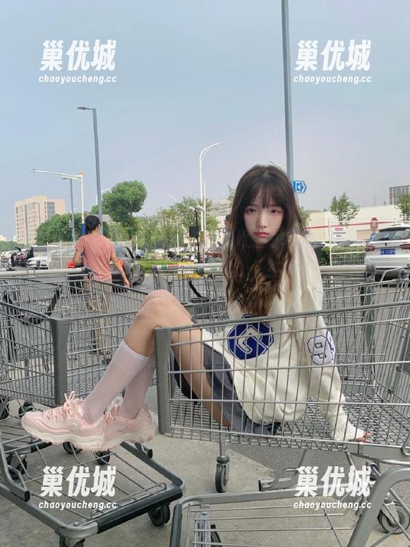 突然想说，登录www.吃瓜就像把自己放在了八卦的小车上，接下来就看会发生什么！