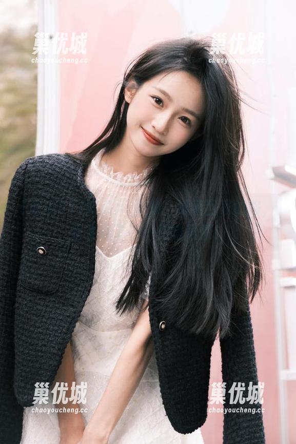 吃瓜51视频：沿着回家的路，我发现了不一样的风情！