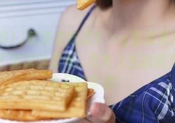 每次在吃瓜91cg看视频后，都产生了深深的思考…思考人生的意义和那个瓜的真相！