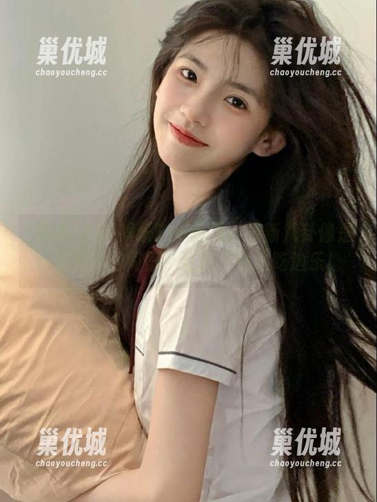 娱乐718首页：最新八卦像是一场无尽的闹剧，让我不禁边吃边乐！