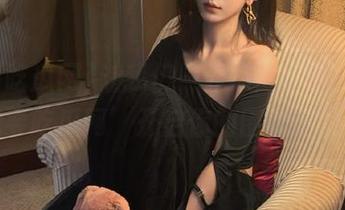 让我们一起瓜田李下，下载‘我要吃瓜网’开启你的围观新旅程！