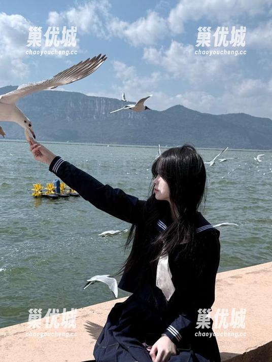 观看黑料在线，偶尔懵逼，偶尔嘴角上扬