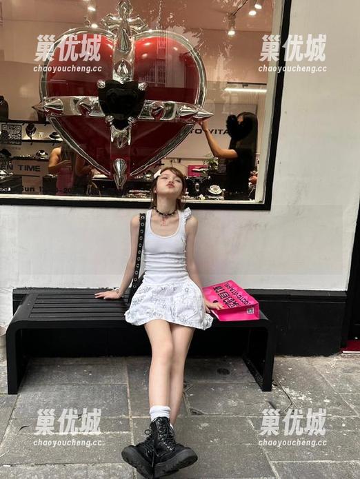 黑料正能量苹果版：就是不打烊，任你在瓜中遨游！